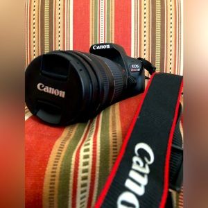 Canon Rebel T6. like new. Include a lot of extras.
